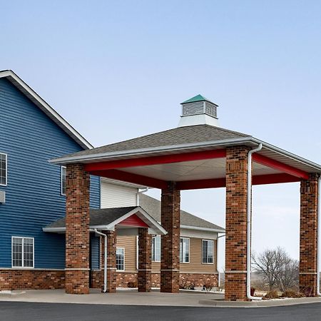 Americinn By Wyndham Williamsburg 외부 사진