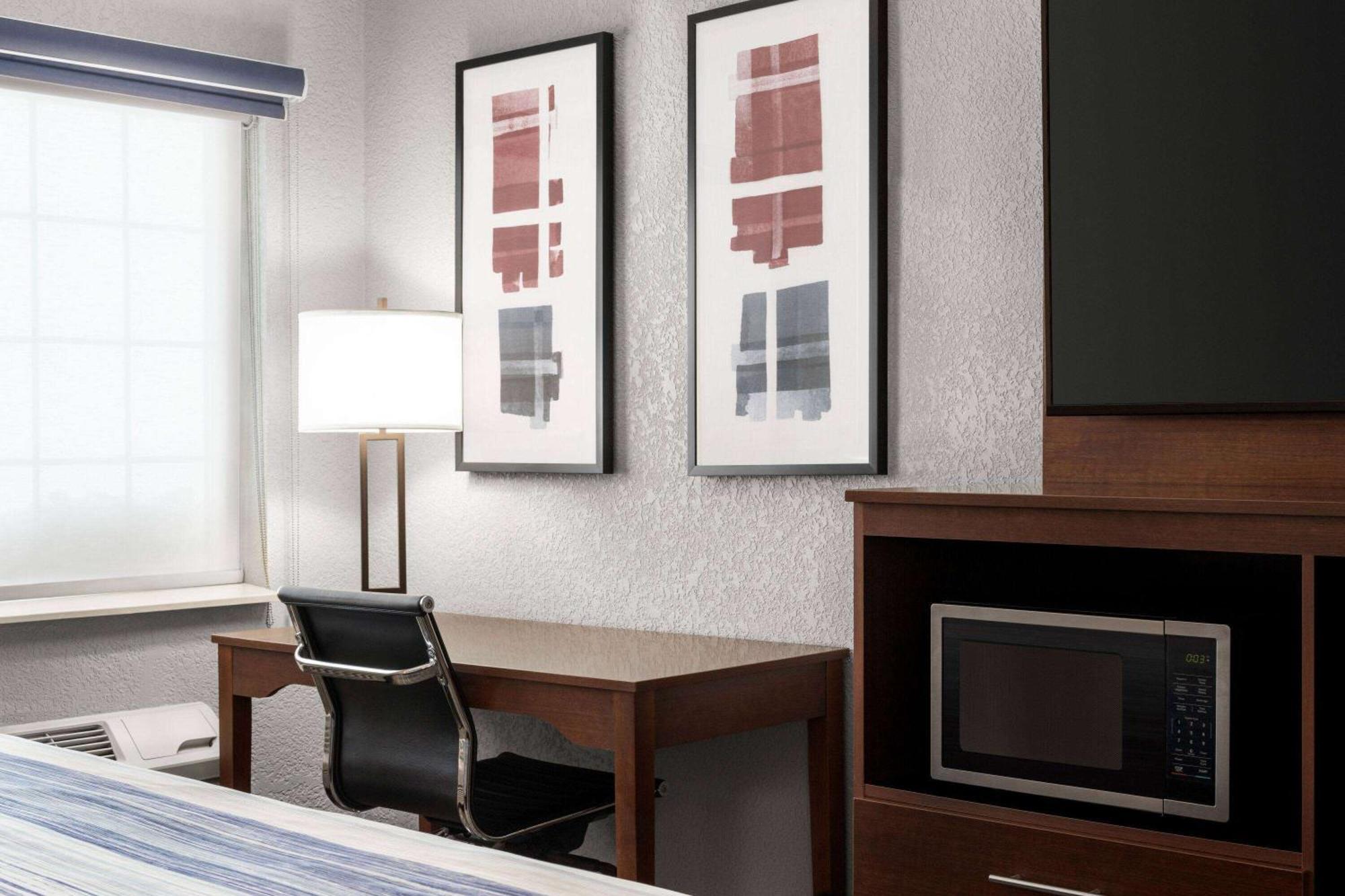 Americinn By Wyndham Williamsburg 외부 사진